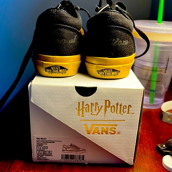 Harry Potter Golden Snitch Vans - Picture 2 of 2